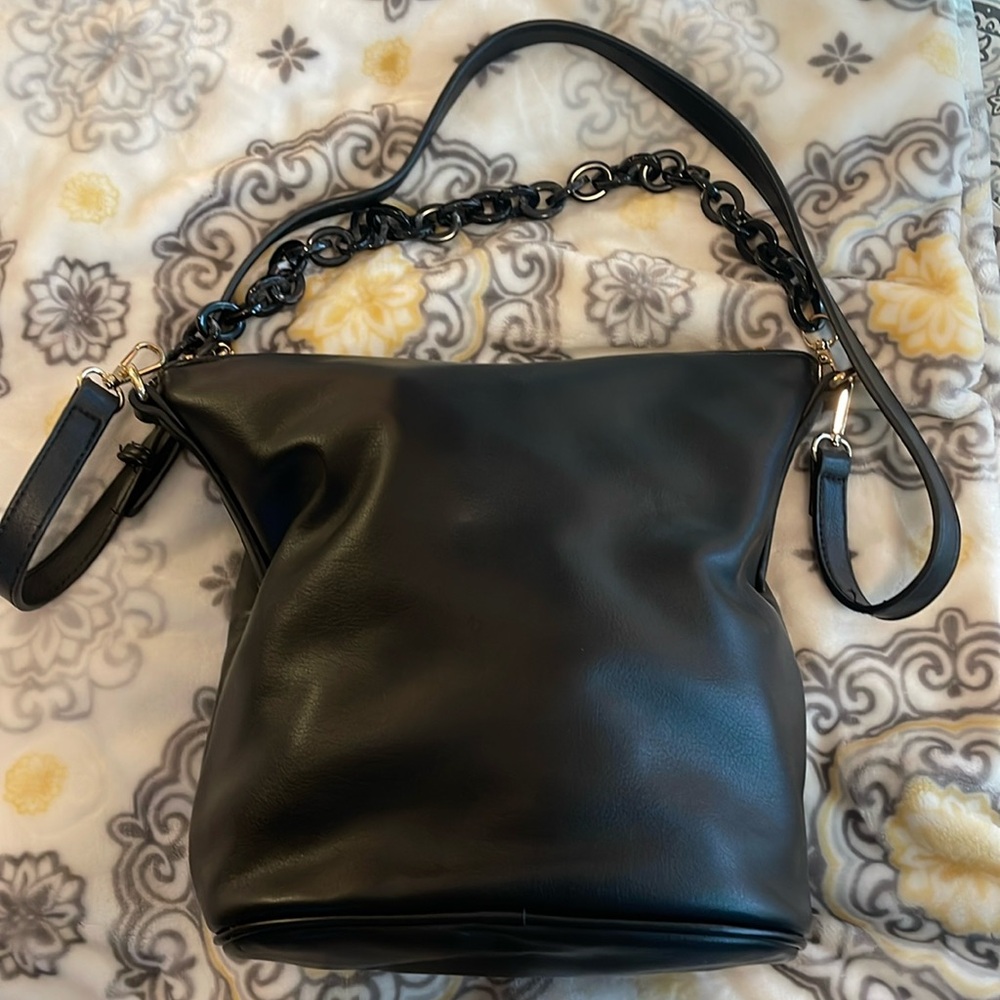 Street level bucket bag